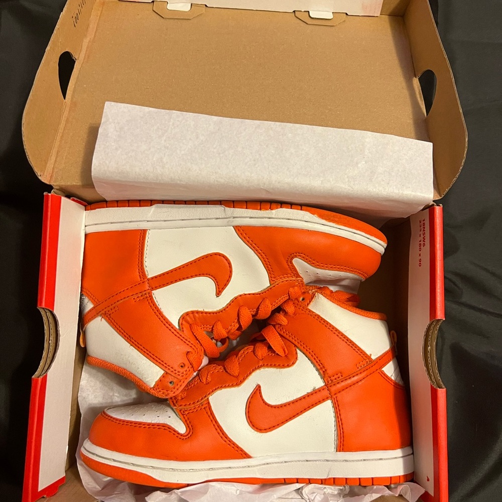 Nike Dunk High - Picture 3 of 5